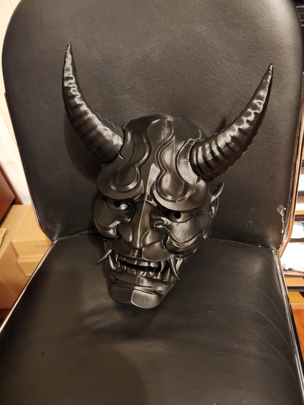 Máscara Hannya con Llamas 3D – Edición Oni Oscuro