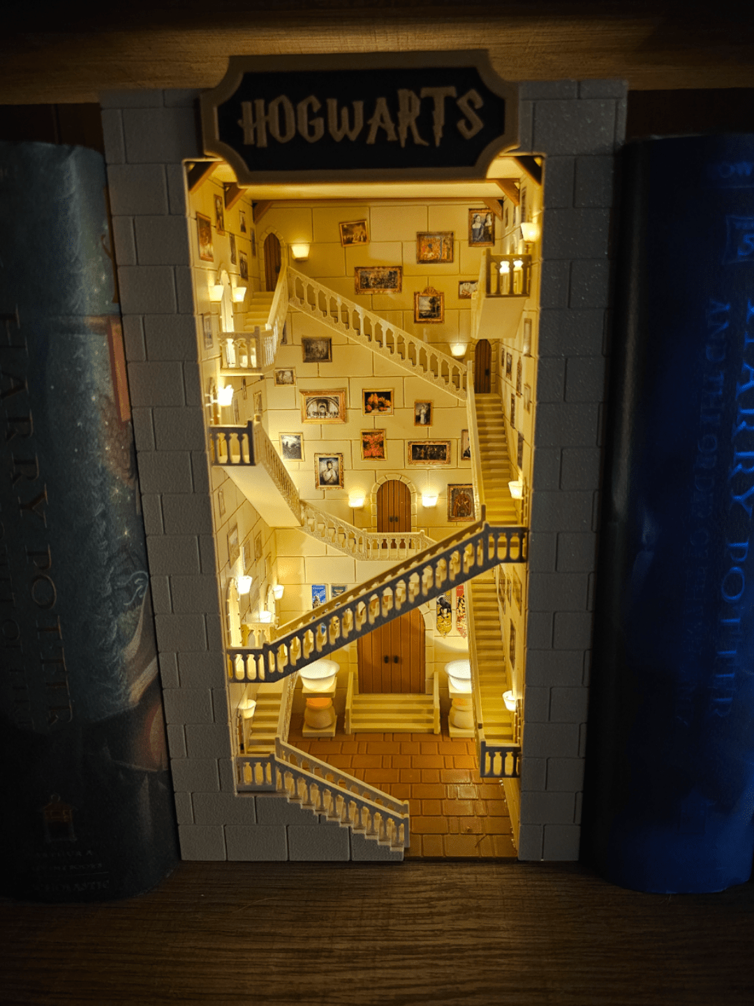 Book Nook Hogwarts - Vantor StreetBook Nook HogwartsRinconcito de librosVantor StreetVantor StreetBook Nook Hogwarts
