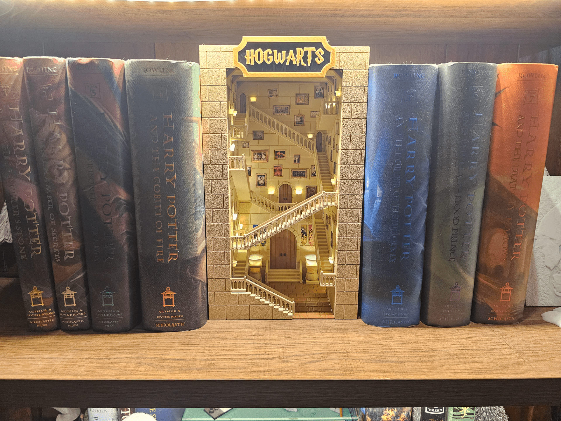 Book Nook Hogwarts - Vantor StreetBook Nook HogwartsRinconcito de librosVantor StreetVantor StreetBook Nook Hogwarts