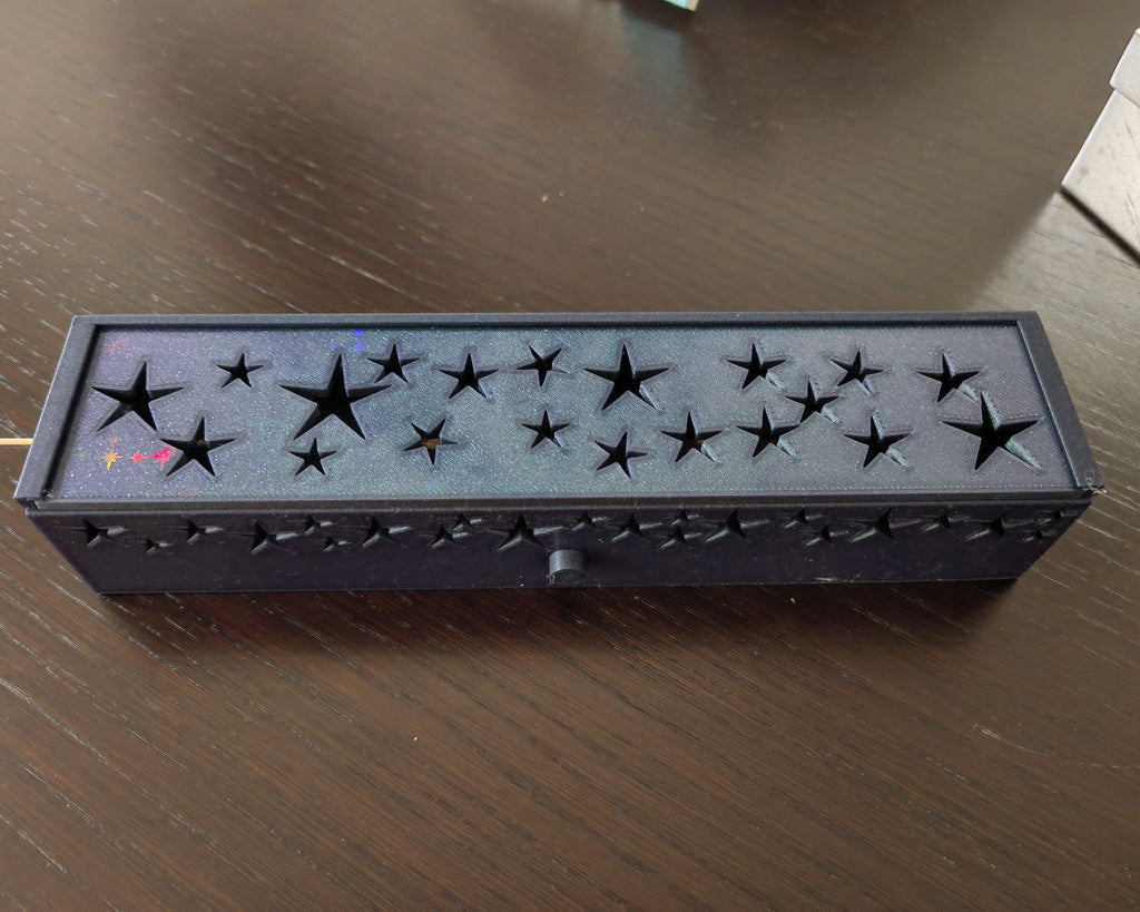 Caja Portaincienso con Estrellas Caladas - Vantor StreetCaja Portaincienso con Estrellas CaladasDecoración y BienestarVantor StreetVantor StreetCaja Portaincienso con Estrellas Caladas