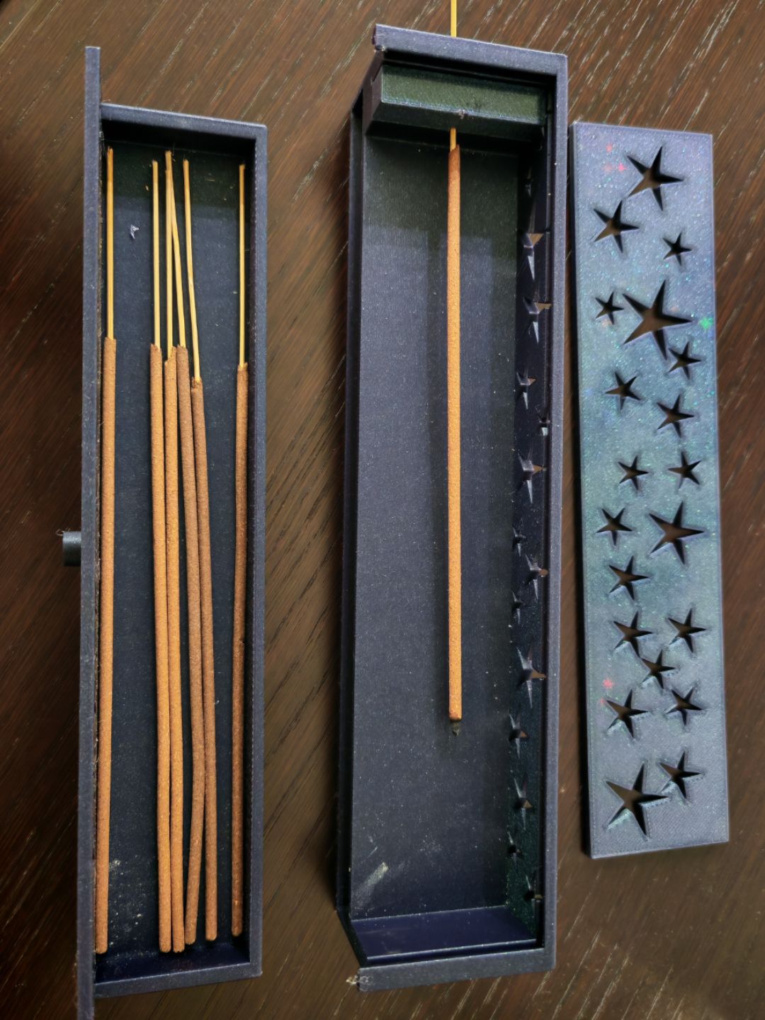 Caja Portaincienso con Estrellas Caladas - Vantor StreetCaja Portaincienso con Estrellas CaladasDecoración y BienestarVantor StreetVantor StreetCaja Portaincienso con Estrellas Caladas