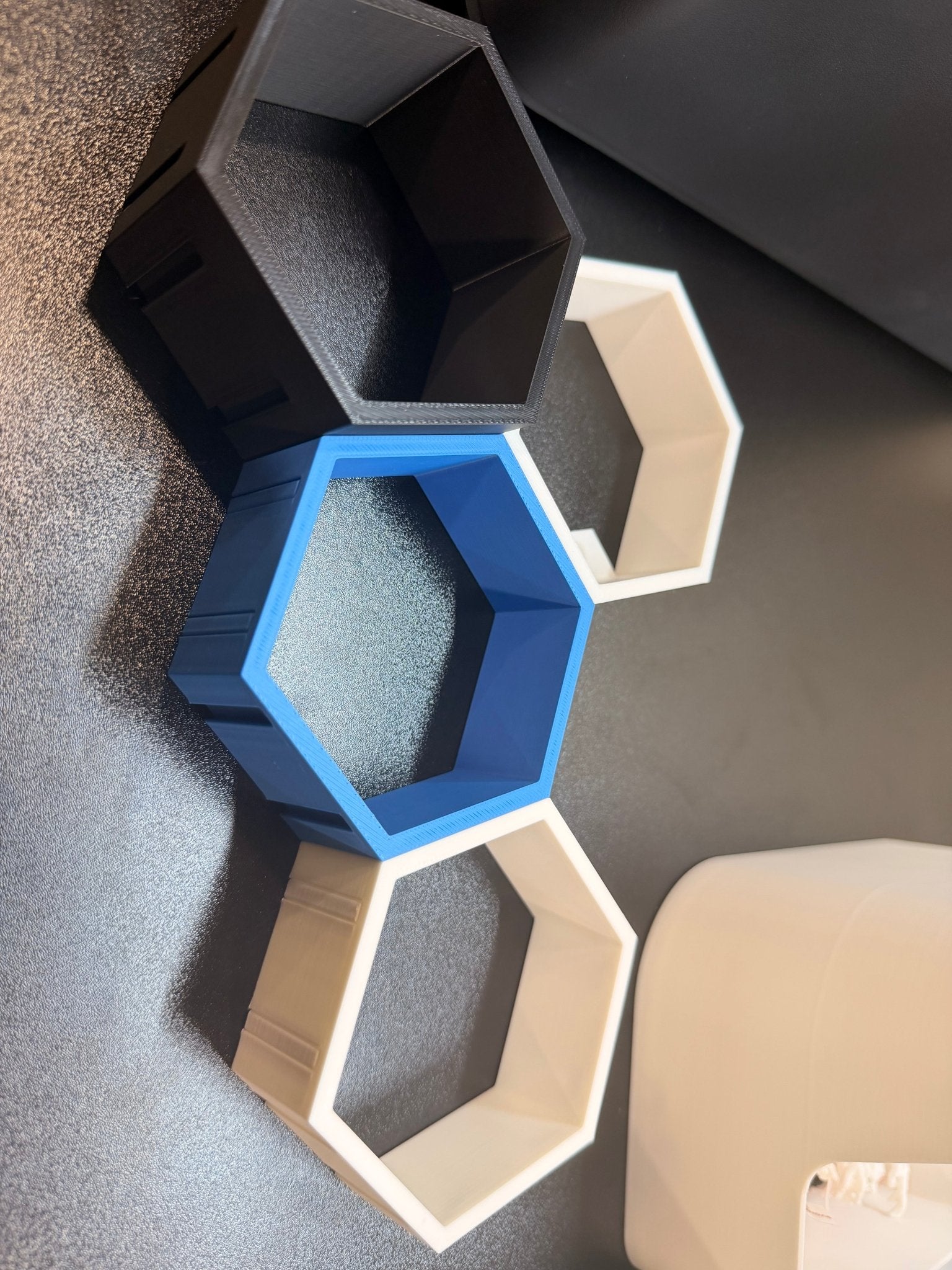 Estantería Hexagonal Modular - Vantor StreetEstantería Hexagonal ModularVantor StreetVantor Street1Estantería Hexagonal Modular