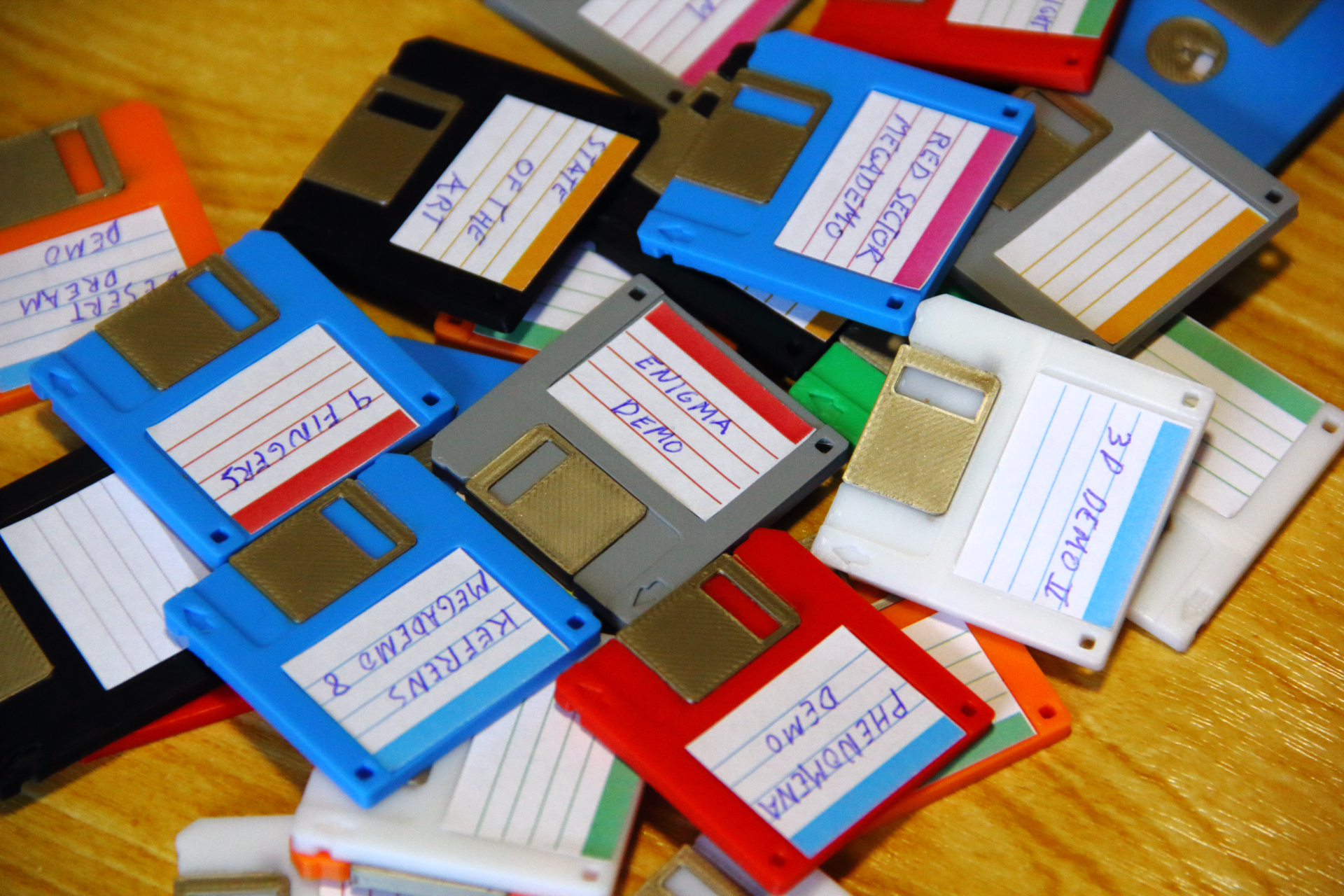 Llavero Disquete Retro NFC - Vantor StreetLlavero Disquete Retro NFCVantor StreetVantor StreetLlavero Disquete Retro NFC