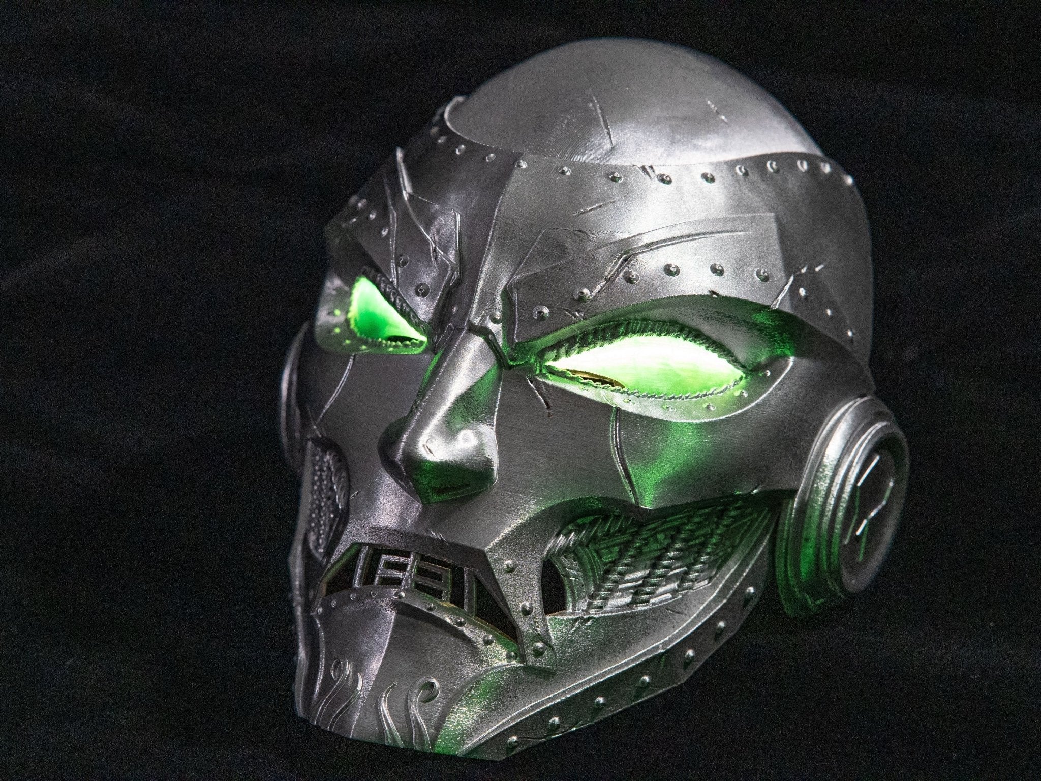 Máscara Cyberpunk Cráneo Mecánico 3D – Ojos Verdes - Vantor StreetMáscara Cyberpunk Cráneo Mecánico 3D – Ojos VerdesMáscaraVantor StreetVantor StreetMáscara Cyberpunk Cráneo Mecánico 3D – Ojos Verdes