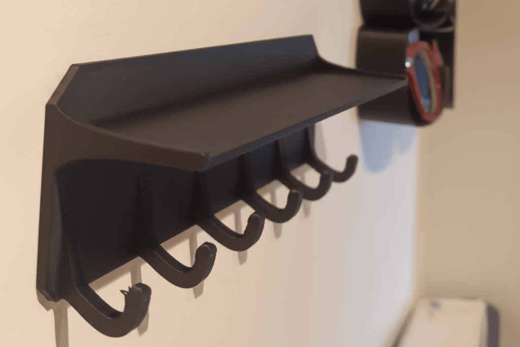 ShelfHook — Estantería con ganchos - Vantor StreetShelfHook — Estantería con ganchosOrganización del hogarVantor StreetVantor StreetEstantería con ganchos 3D - vista ángulo